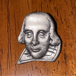 Silver William Shakespeare Lapel Pin